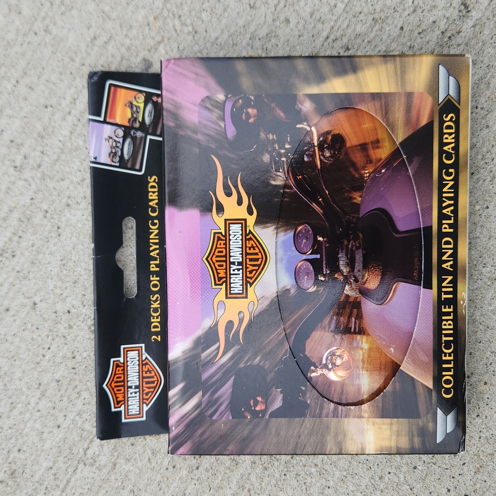 NWT 2002 Harley-Davidson Cycles collectible Tin & playing cards 2 Decks